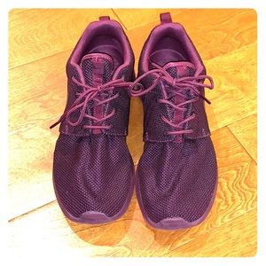 Nike Roshe Run Sneakers